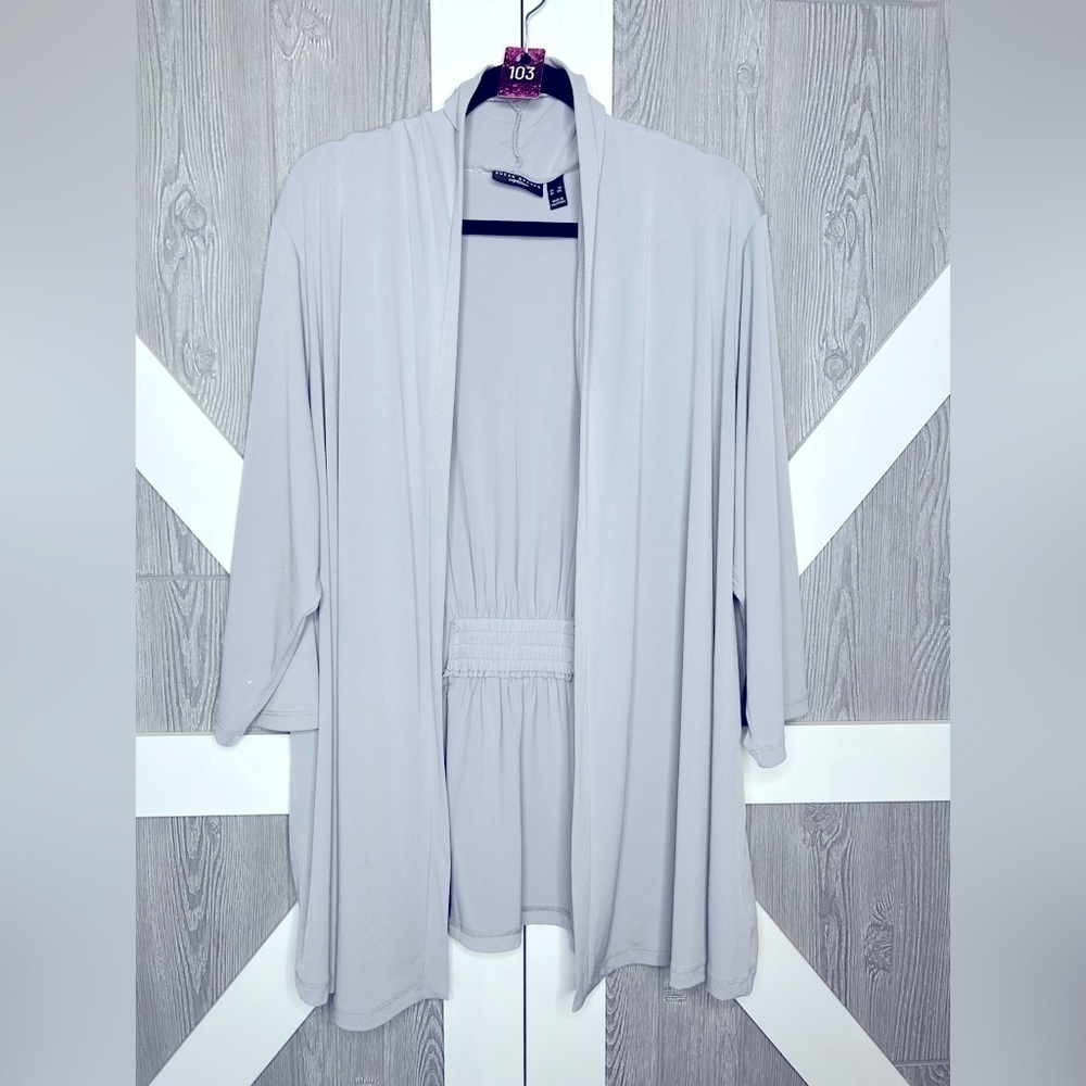 103. Susan Graver Artisan Cardigan Women’s Size 3X Gray Open Drape Flowy
